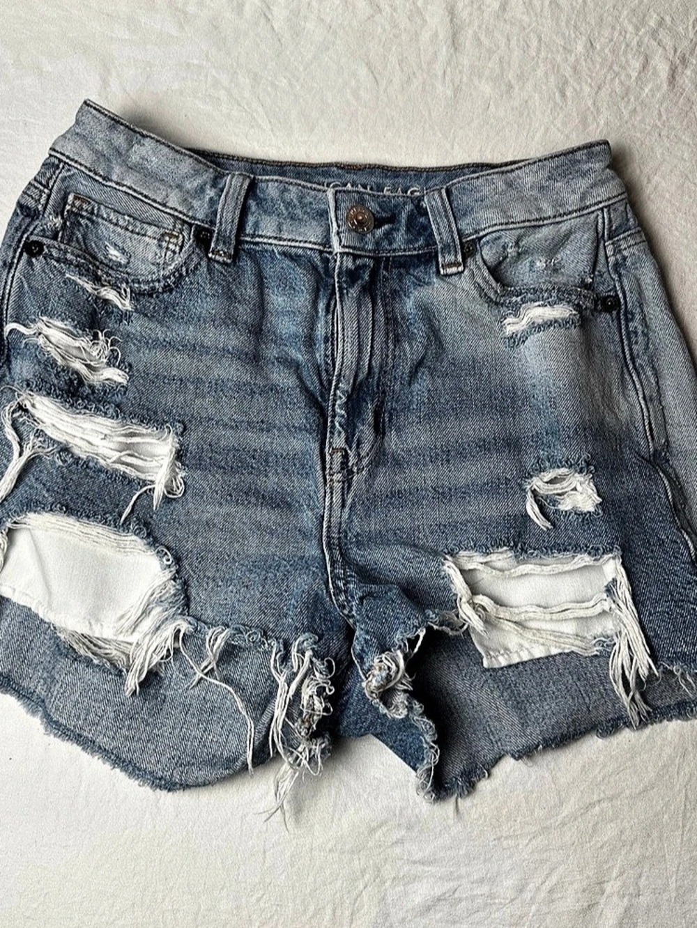 American Eagle Distressed Denim Jean Shorts in Blue Size 0